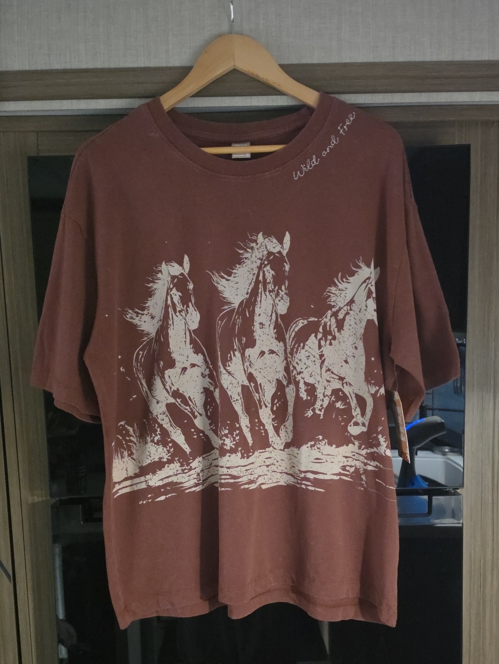 🐴NWT", 100% COTTON, "WILD AND FREE" TEE", BY "MESSY BUN JUST CHILLIN" 🐴 - Picture 10 of 14